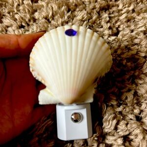 Noble Scallop night lights